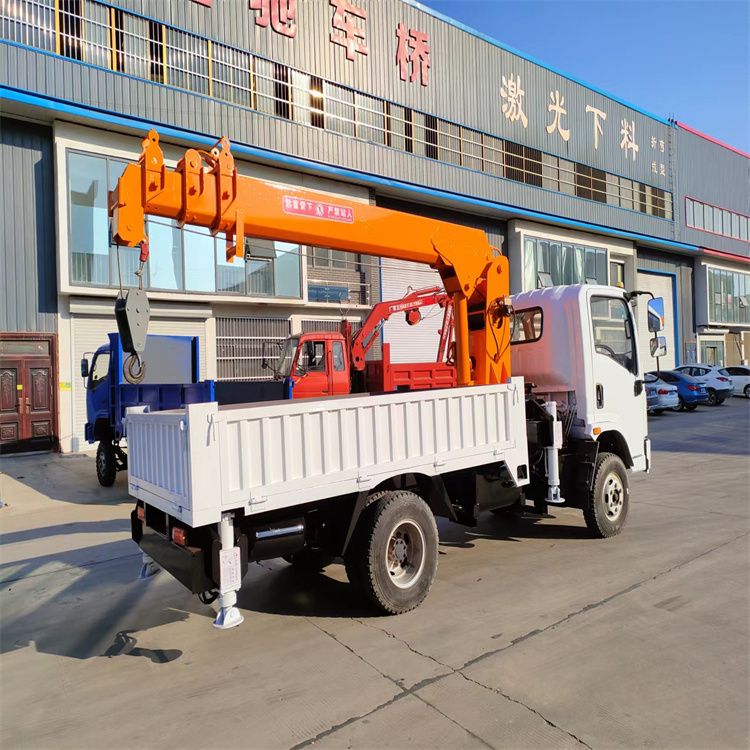 文水县三轮随车吊定制 农用改装机自备吊中瑞长期出售